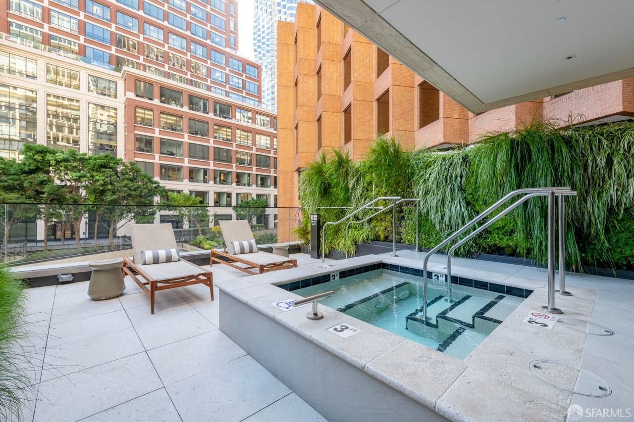 1 Steuart Street, Unit 1005