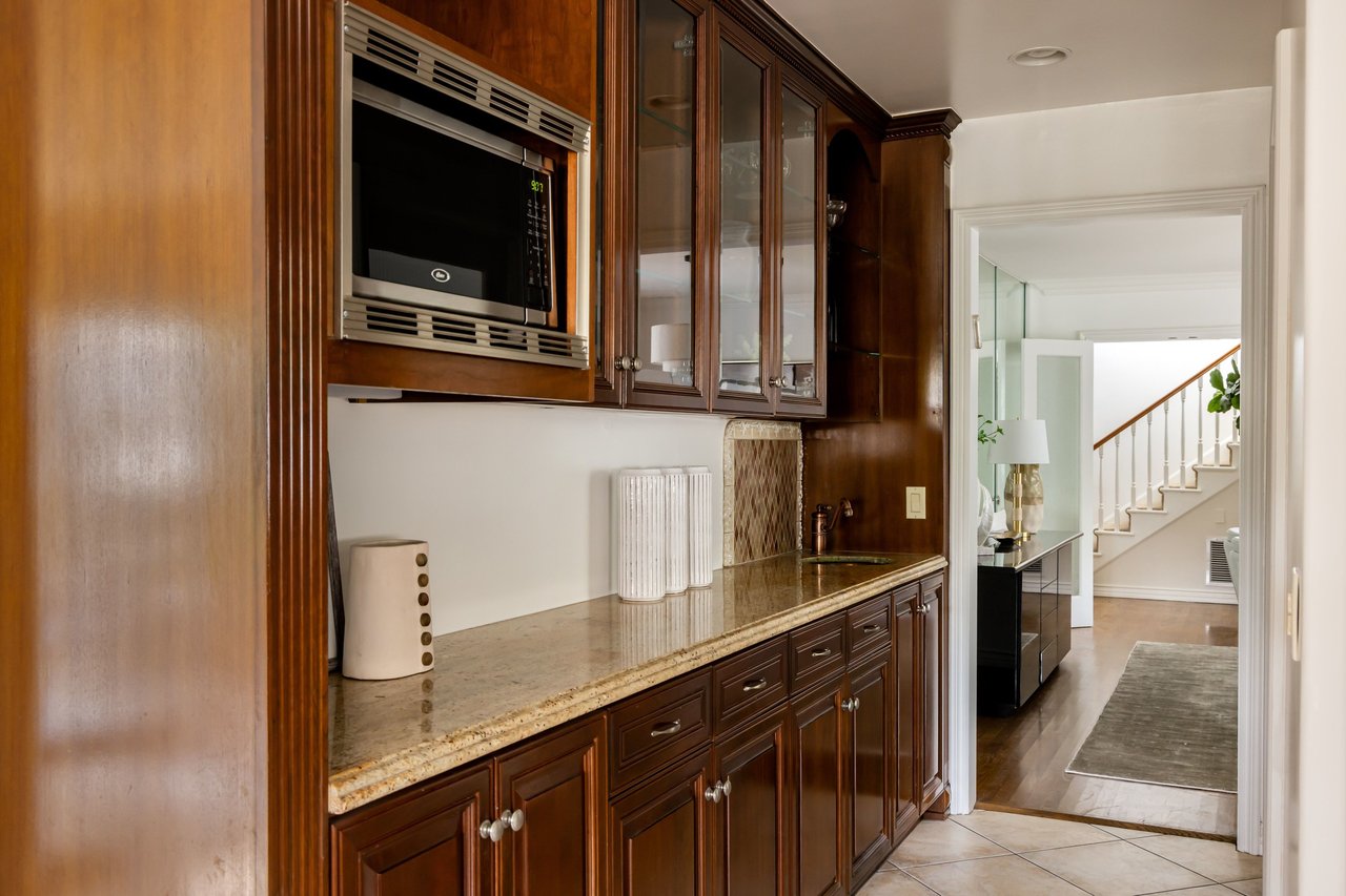 Beverlywood Residence