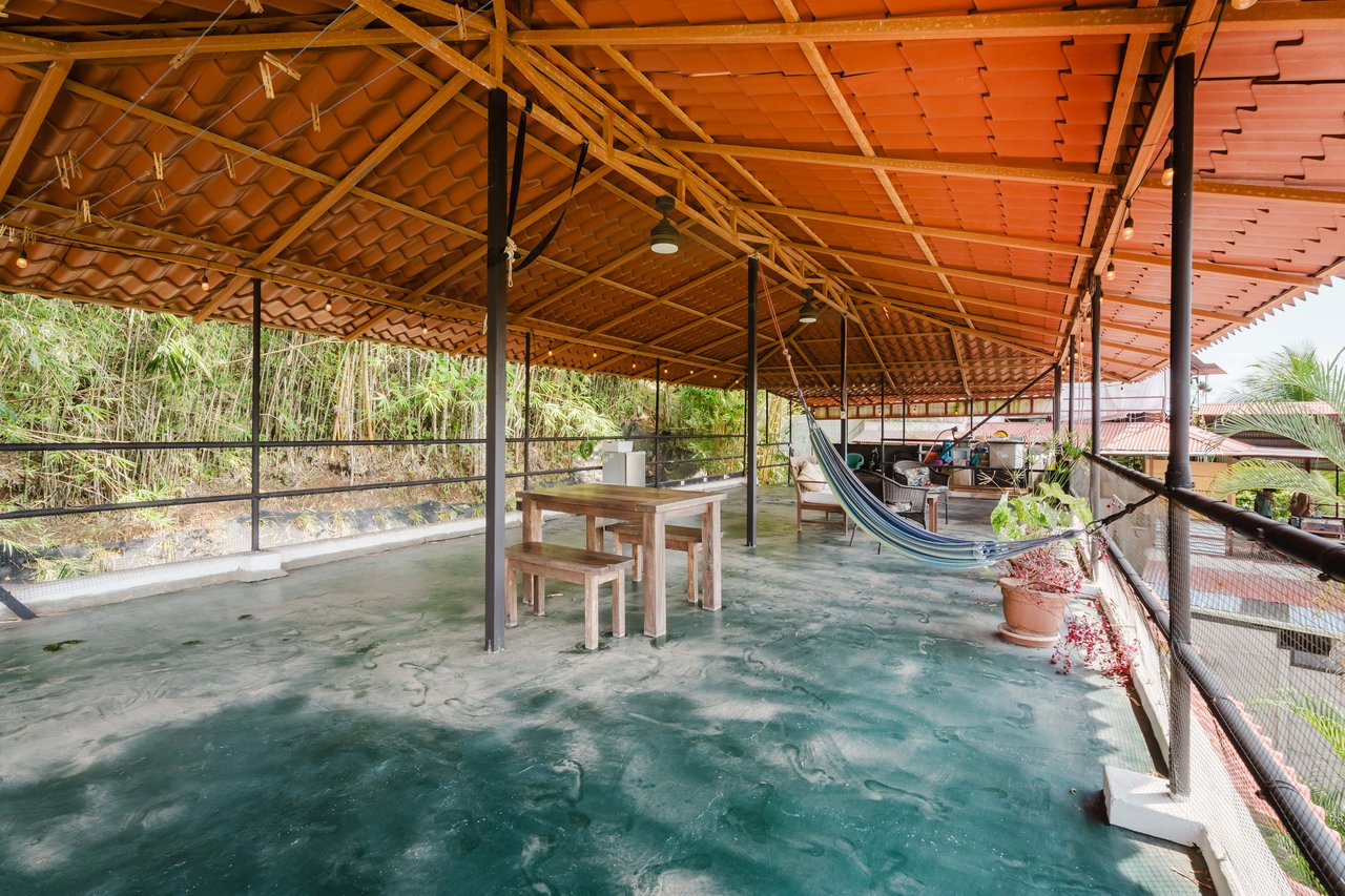 Casa Iguana - Fully Renovated Home Minutes from Marina Pez Vela 