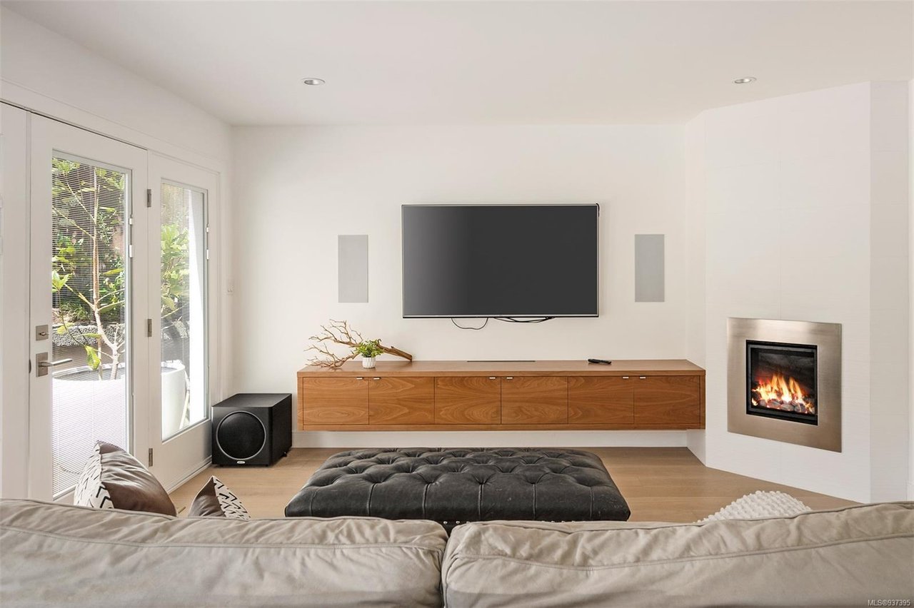 2378 Esplanade