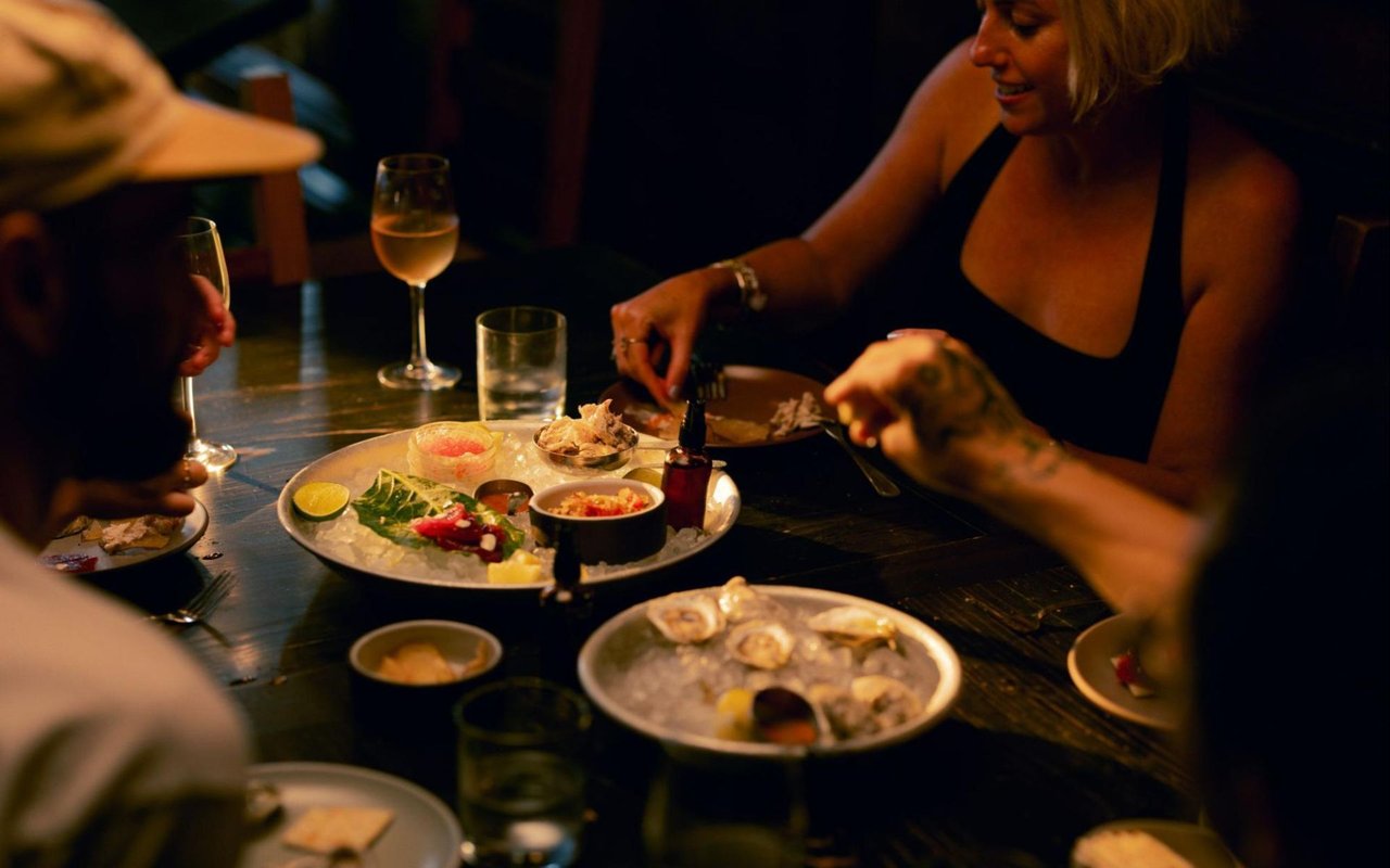 Fine Dining with a View: Waterfront Restaurants Favored by Naples’ Elite