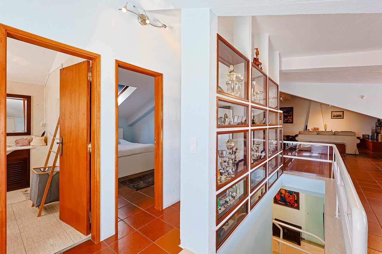 Exclusive 4,000 m² Estate in Azeitão with Tennis Court, Spa & Approved Development Project