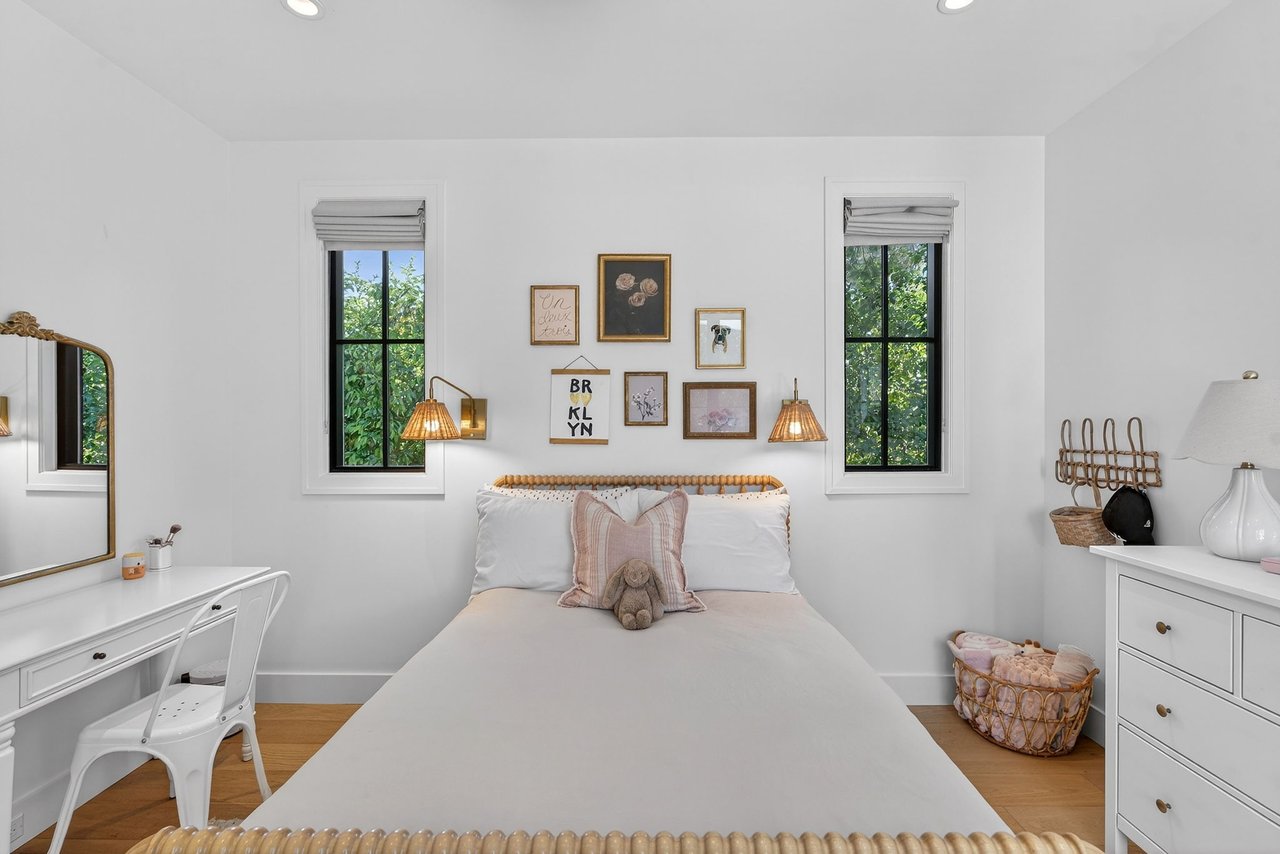 5217 E CALLE REDONDA