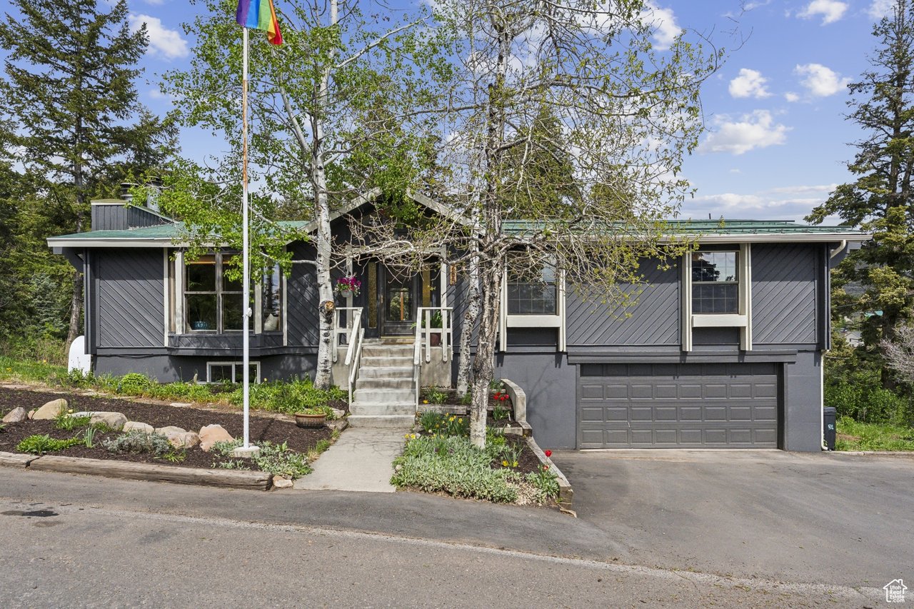 285 Woodland Dr