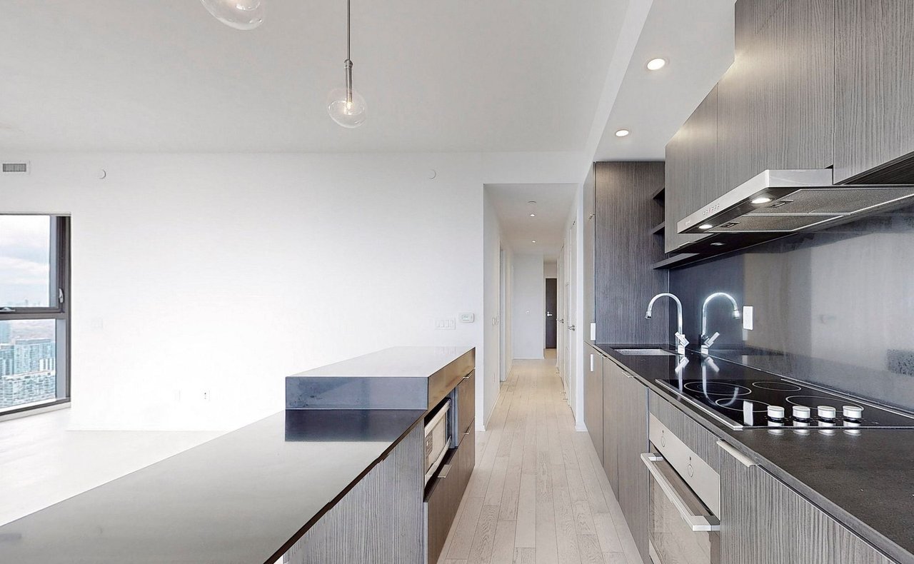 16 Bonnycastle Street Unit: 4202 