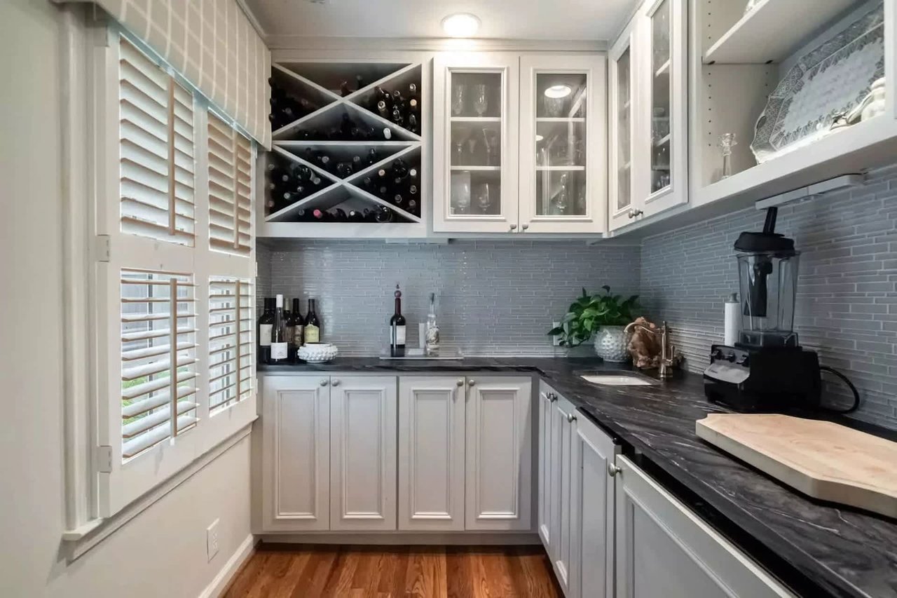 Upscale Living in Pristine Historic Brookhaven Neighborhood