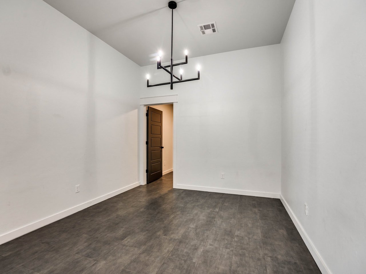 1218 Kingston Rd 