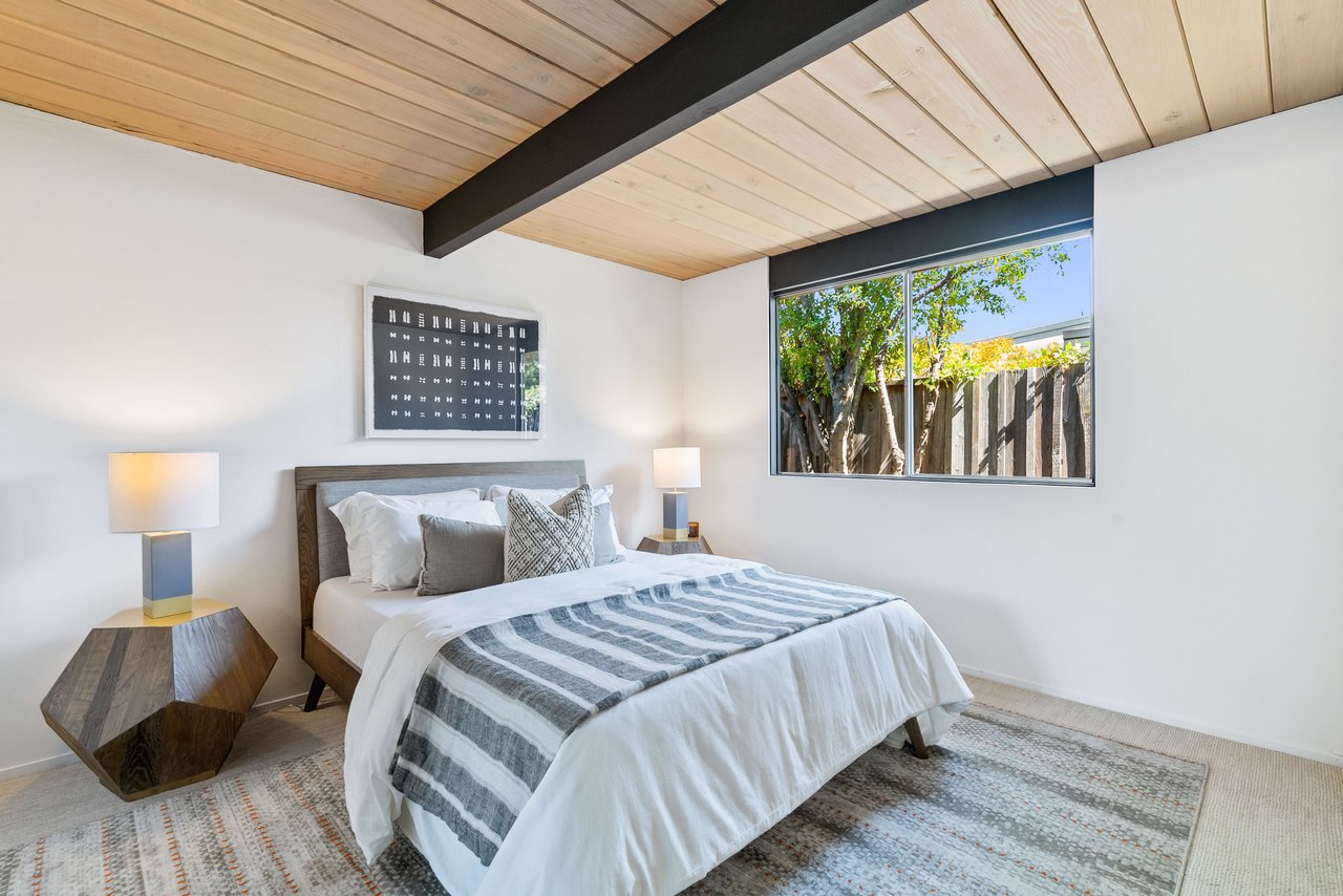 958 Eichler Drive