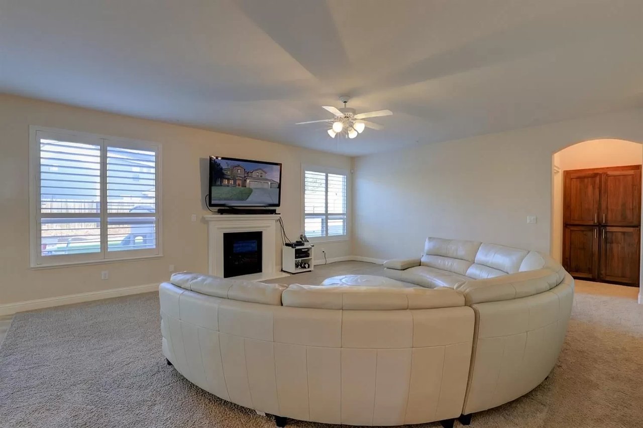 516 Sepultra Ct