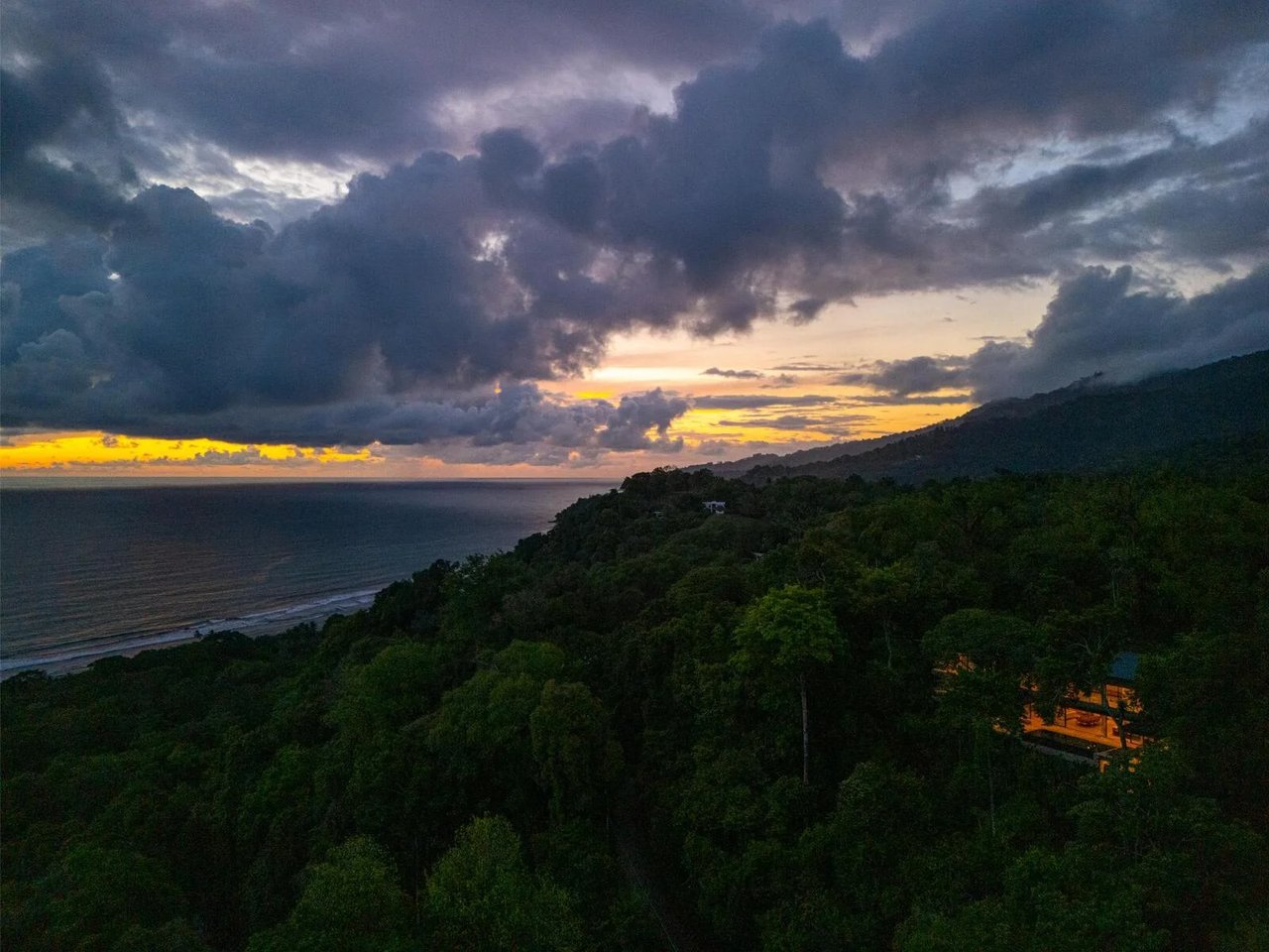 Whale Tail View Ridgetop Home, Uvita, Puntarenas