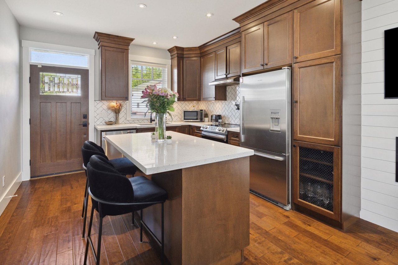 617 Mahon Avenue, North Vancouver