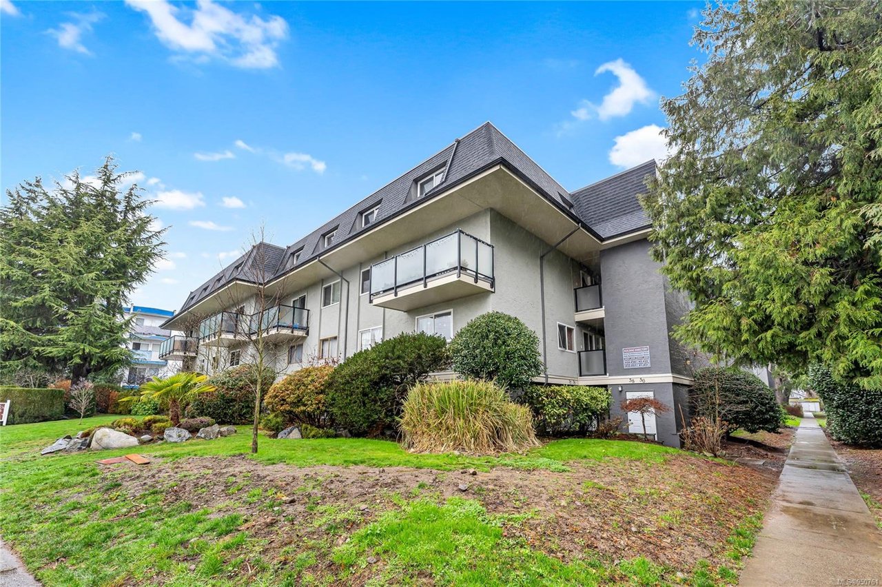 10-840 Craigflower Rd