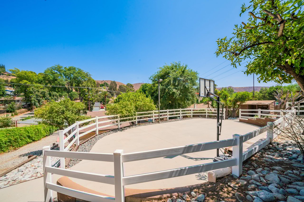 A Lil Bit O' Country in Shadow Hills * SOLD at full price