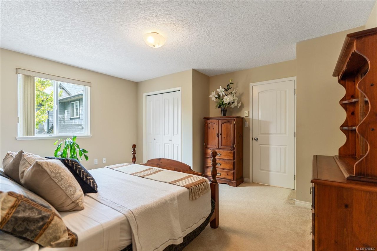 2450 Lund Rd, View Royal