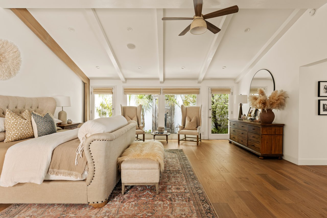 12047 Summit Cir, Beverly Hills