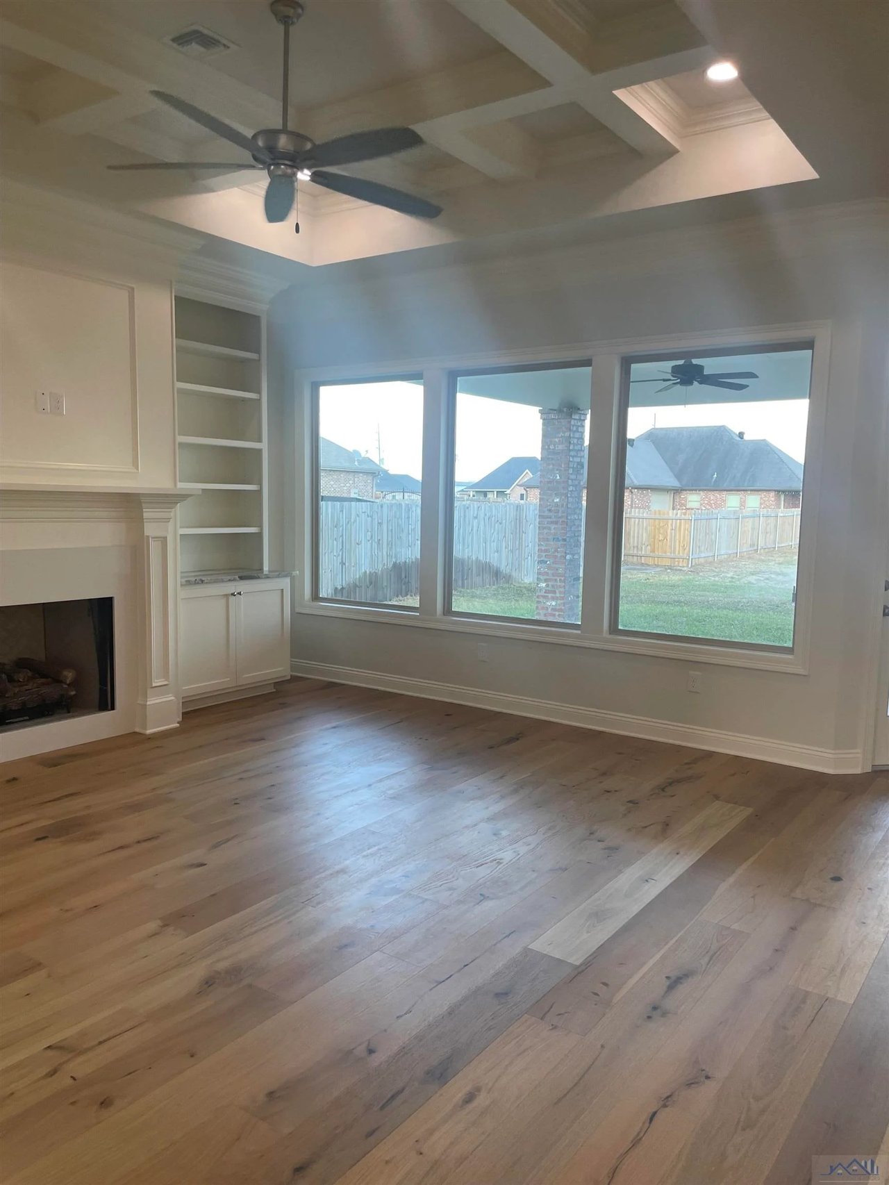 351 Ravensaide Dr
