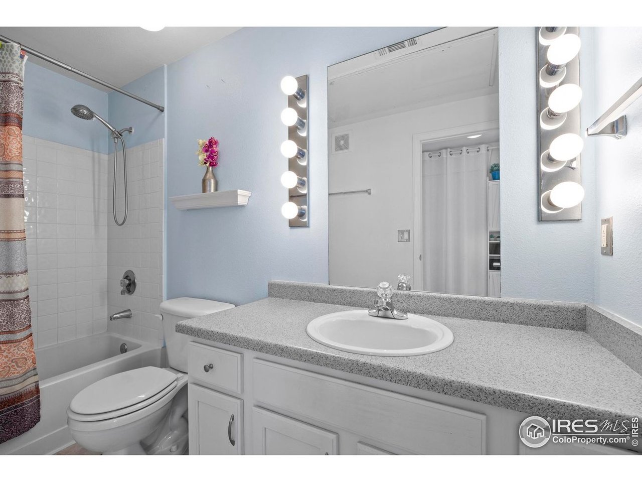 7454 E 28th Avenue Unit: 3