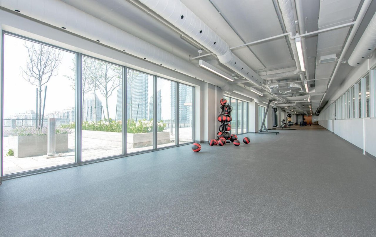 30 Shore Breeze Drive Unit: 2722