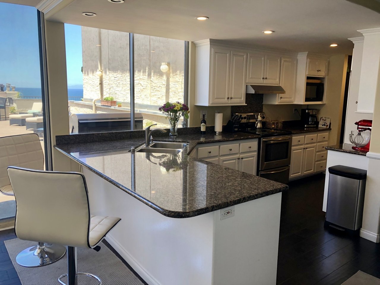 555 Esplanade # 517, Redondo Beach 90277