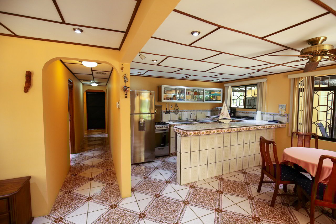 Beach estate with a main house, 3 rentals, and pool