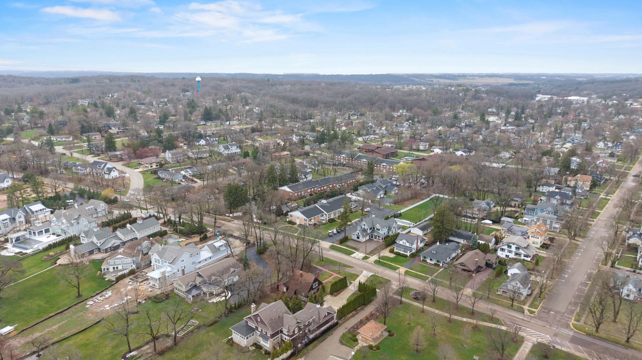 1305 W. Main St. Unit 202 Lake Geneva, WI 53147