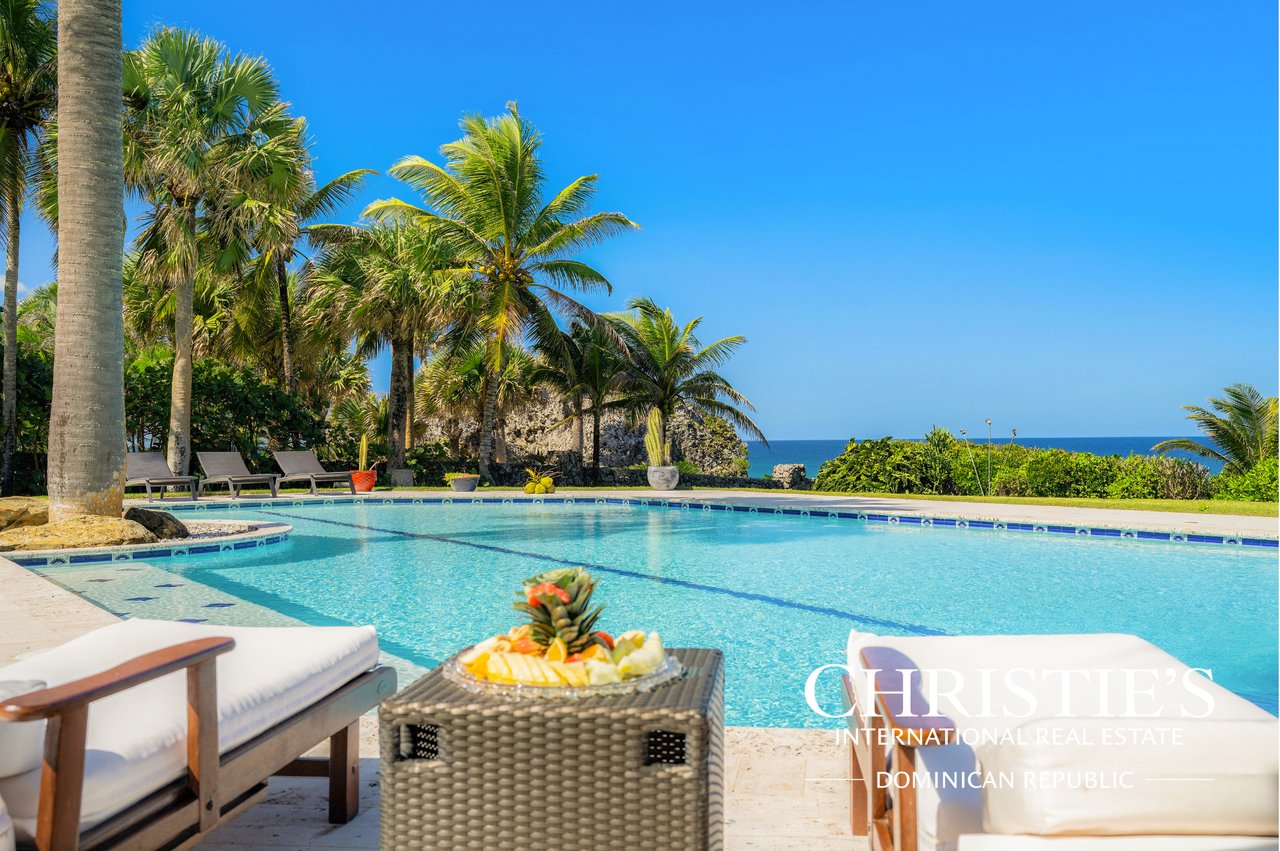Villa Shangri-la – Caribbean Oceanfront Villa
