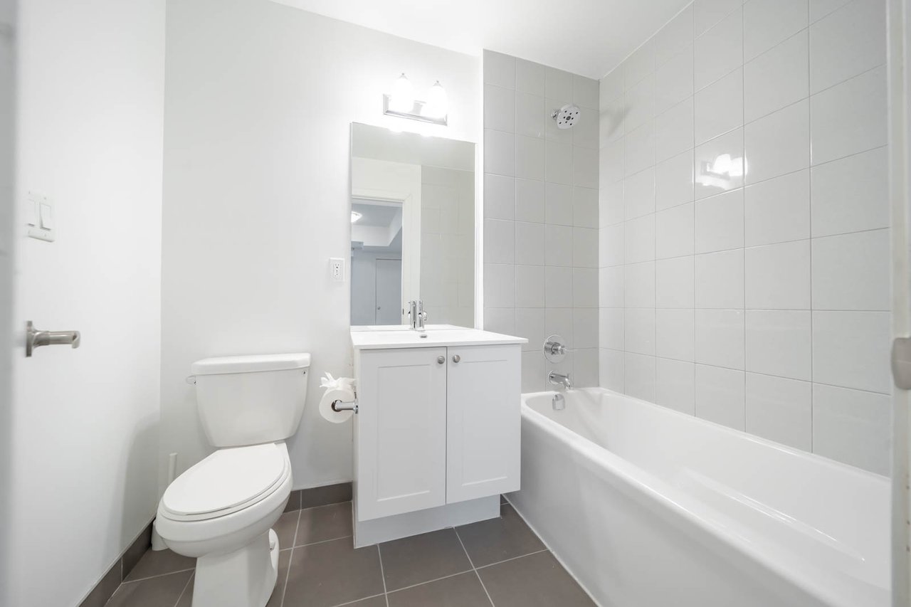 424-3560 St Clair Ave E