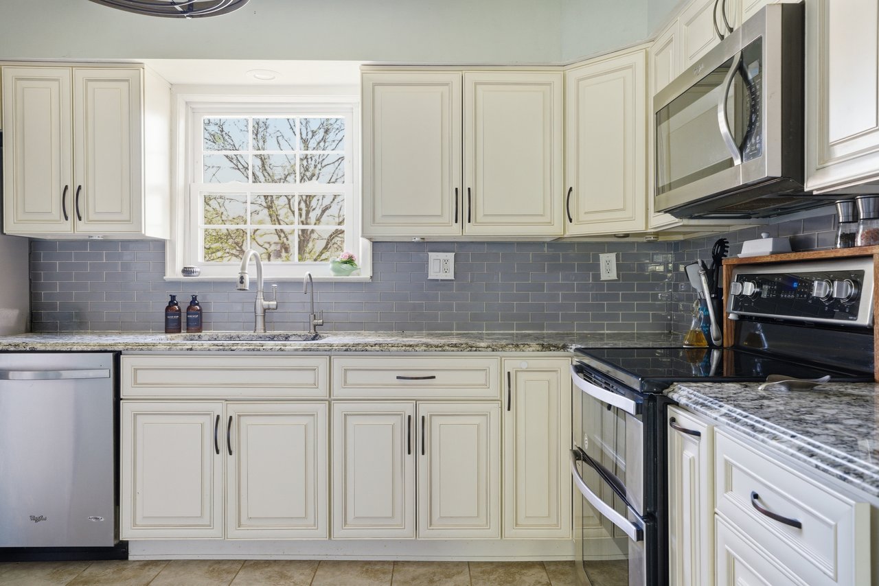 2401 Tudor Court