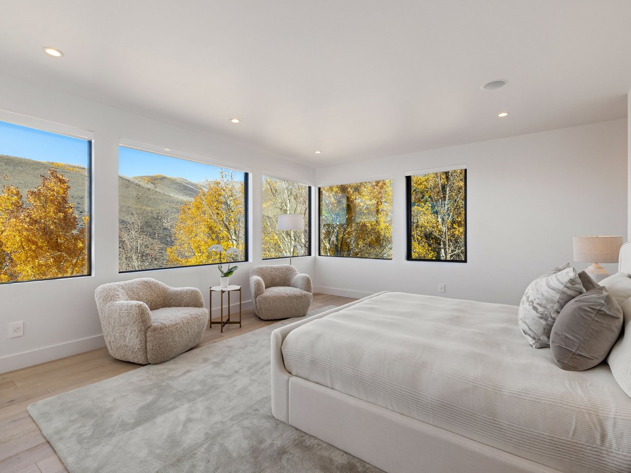 4380 June Point, Avon