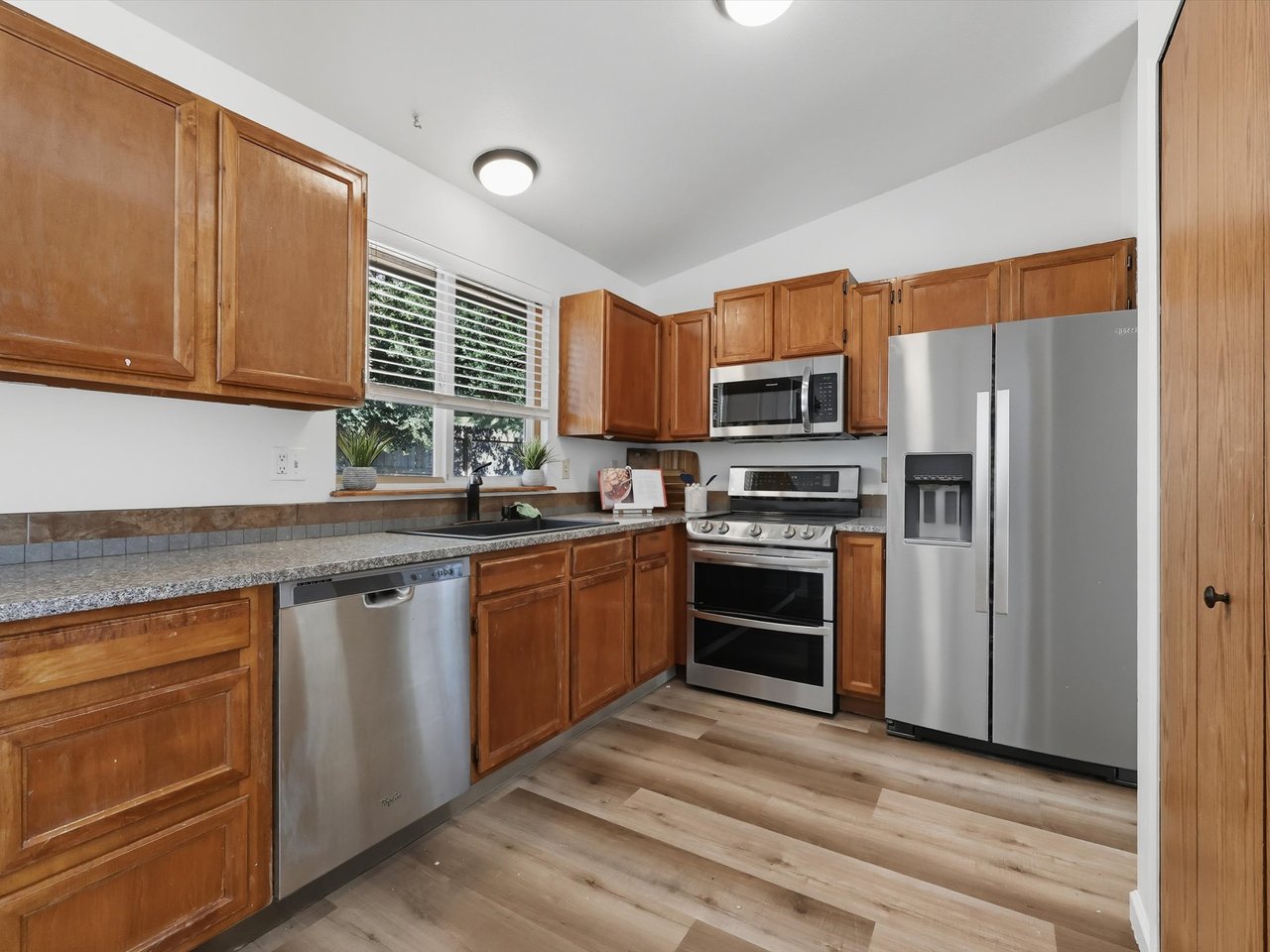 2706 N Chestnut Street