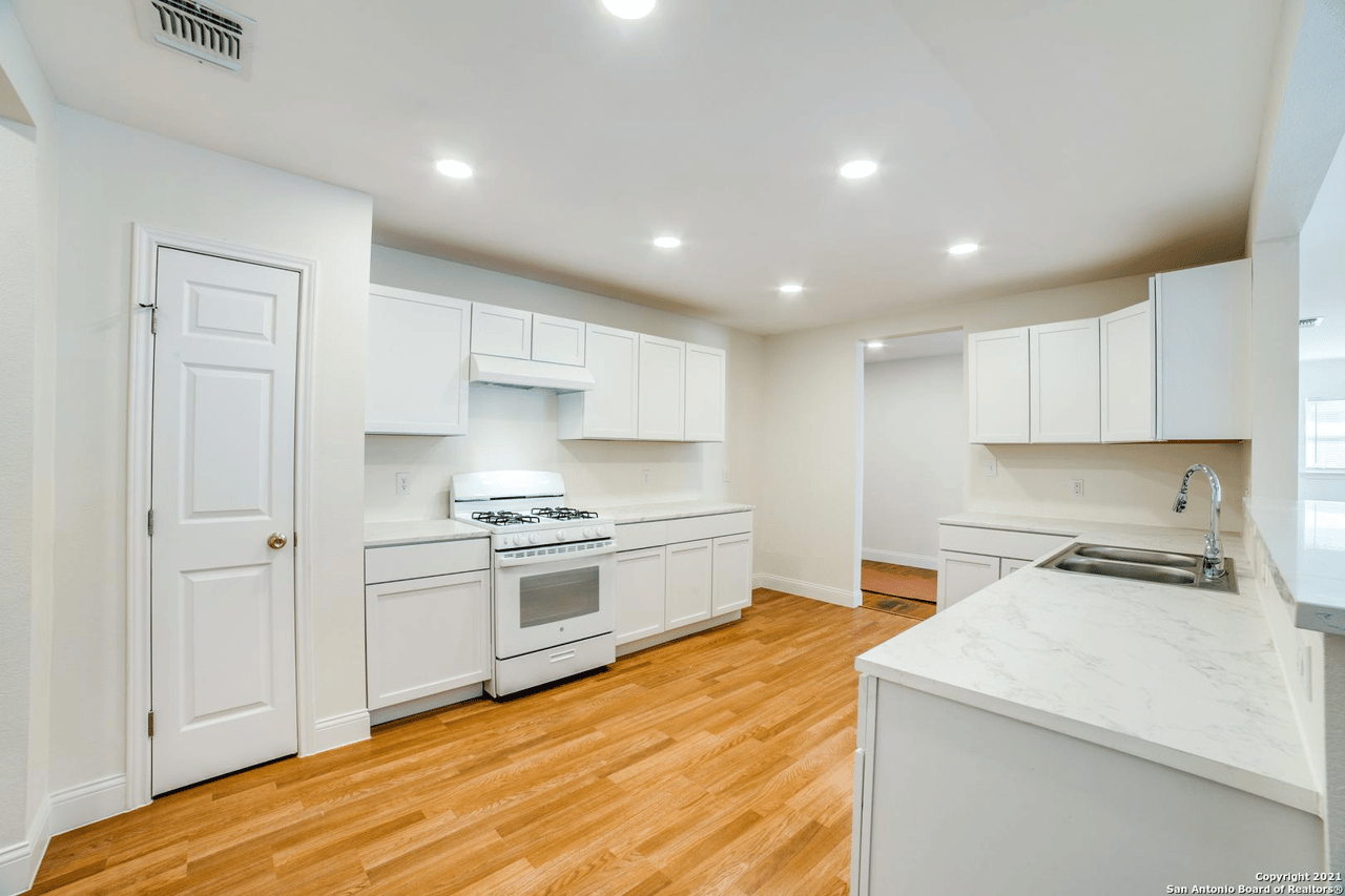 106 Vaughan Pl