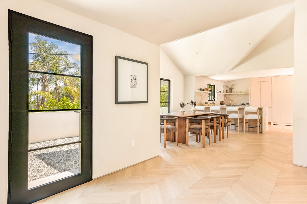 8353 Sunset View Dr