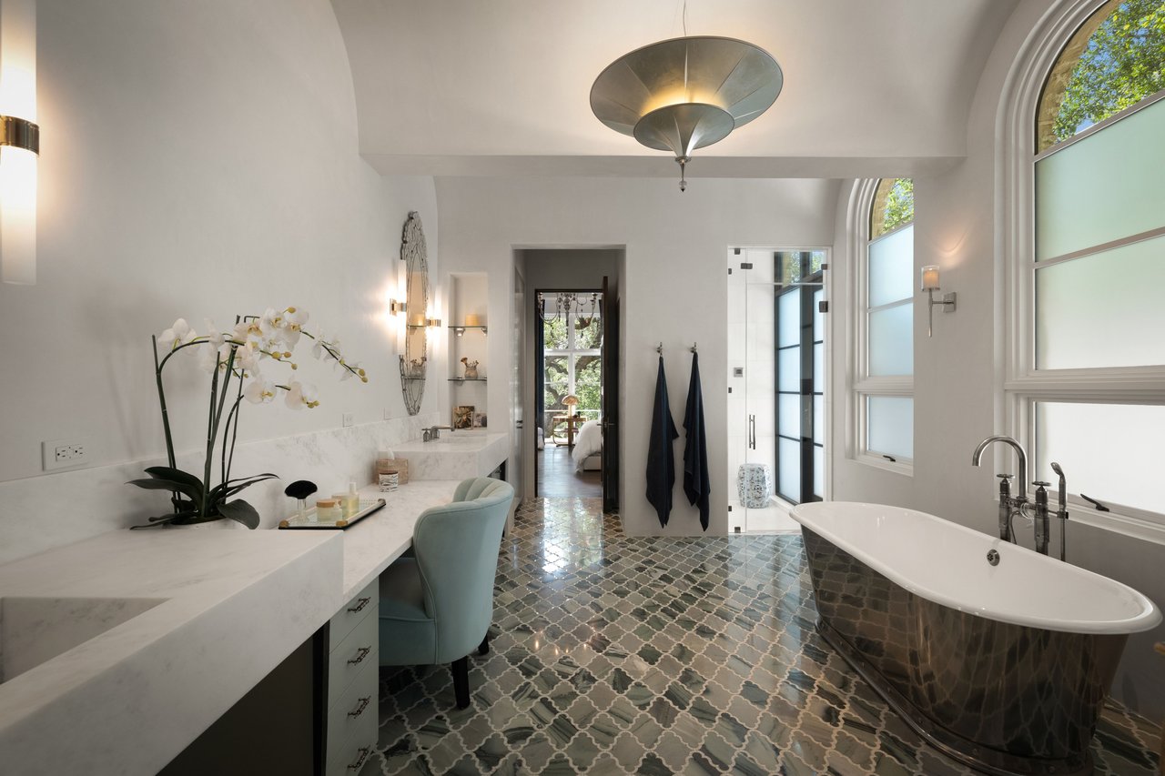 La Vita of Lake Austin in Westlake Hills