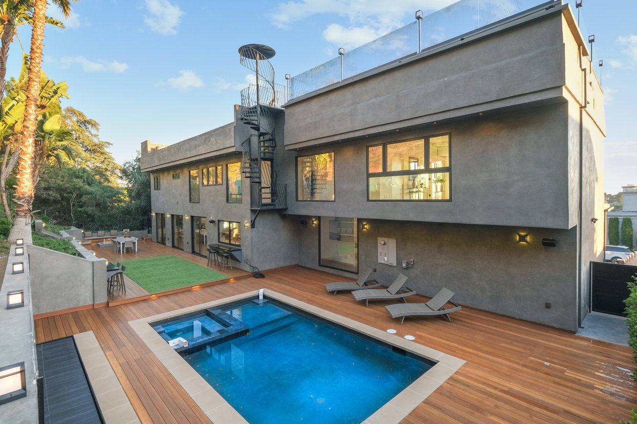7911 Oceanus Dr, Hollywood HIlls