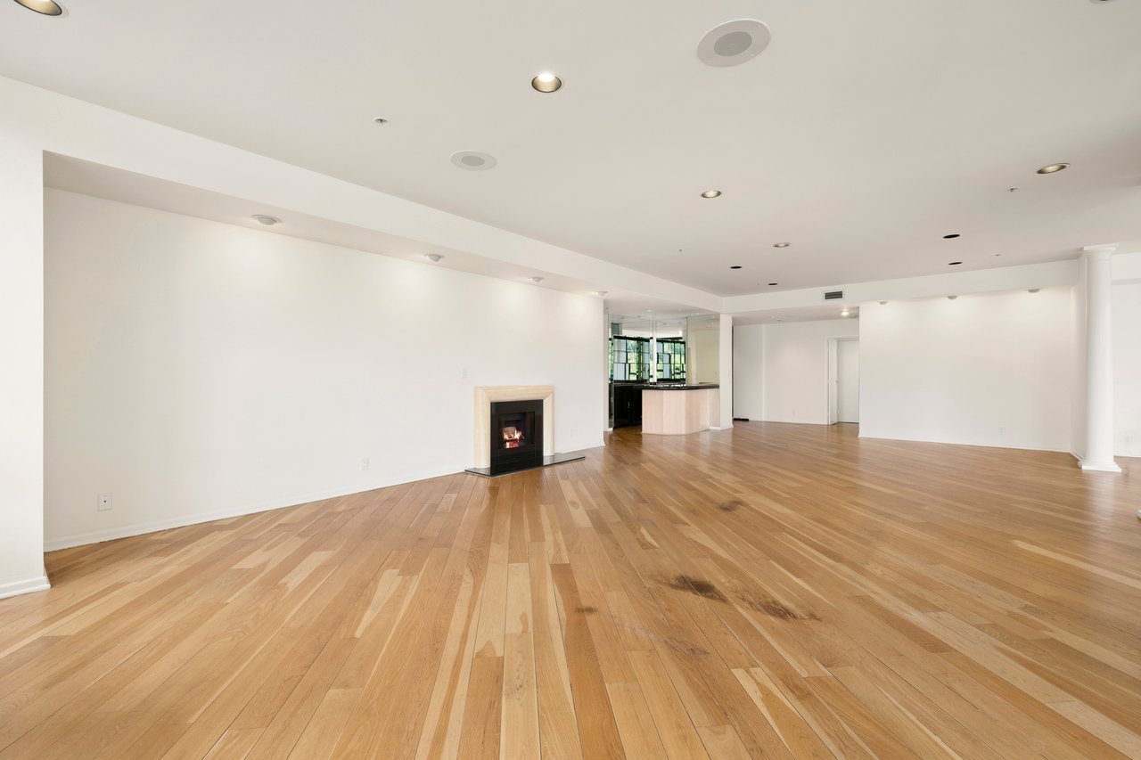 10430 Wilshire Blvd #202, Westwood