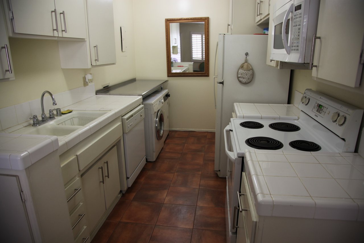 700 Westmount Dr #105