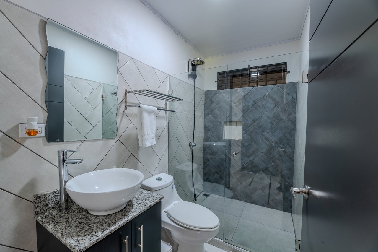 Spacius Home in Pérez Zeledón | 3 bedrooms, 3 Bathrooms 