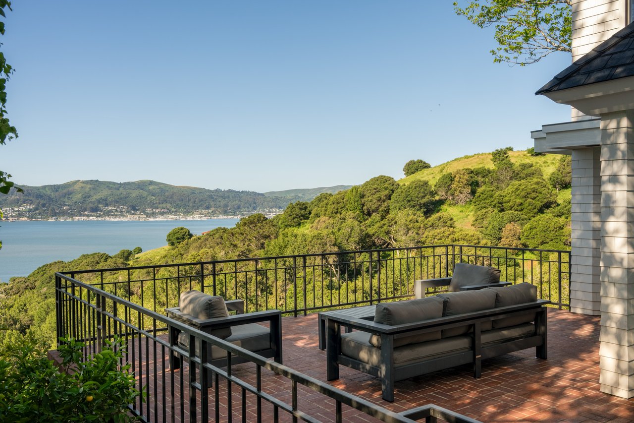 The Extraordinary Round Hill Estate