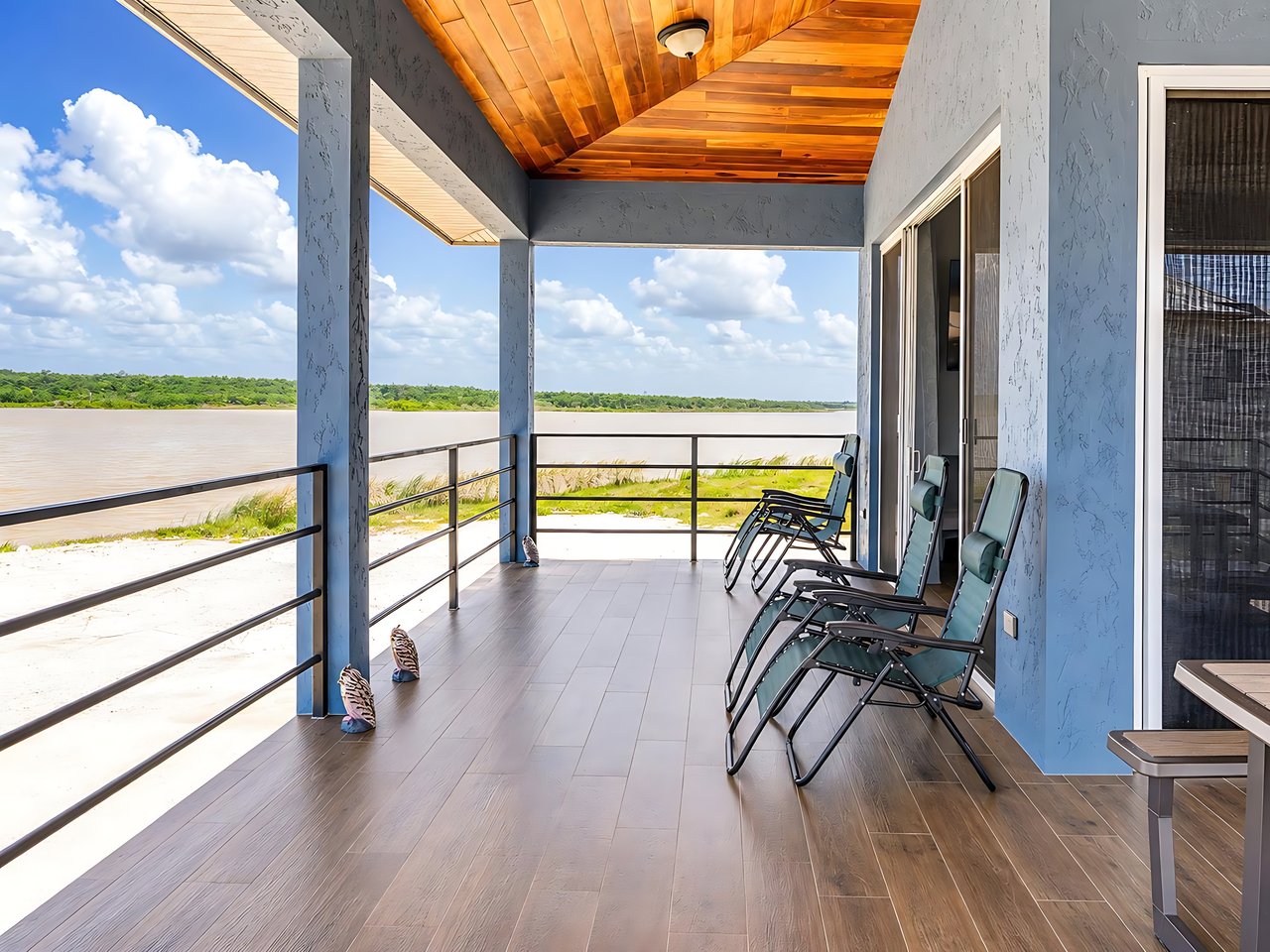4 bed, 4 bath Waterfront Villa in Cudjoe Lagoon Estate, Corozal, Northern Belize