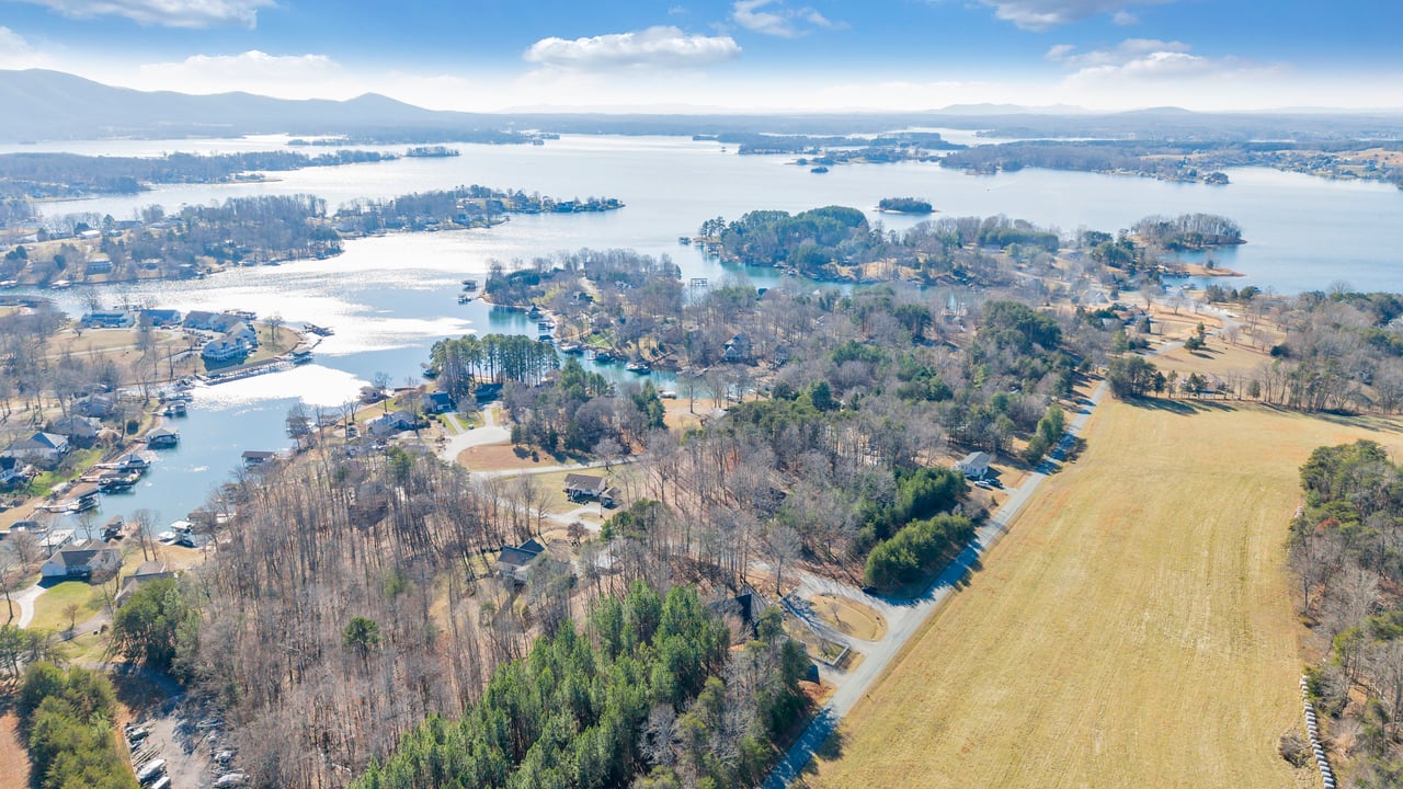 100 Sandpiper DR