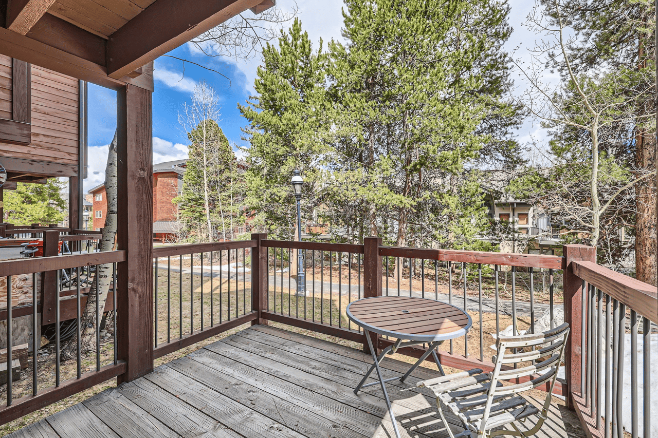 Just Listed: Light-Filled Breck Studio in Zone 1 – Walk to Lifts, Trails & Main Street!