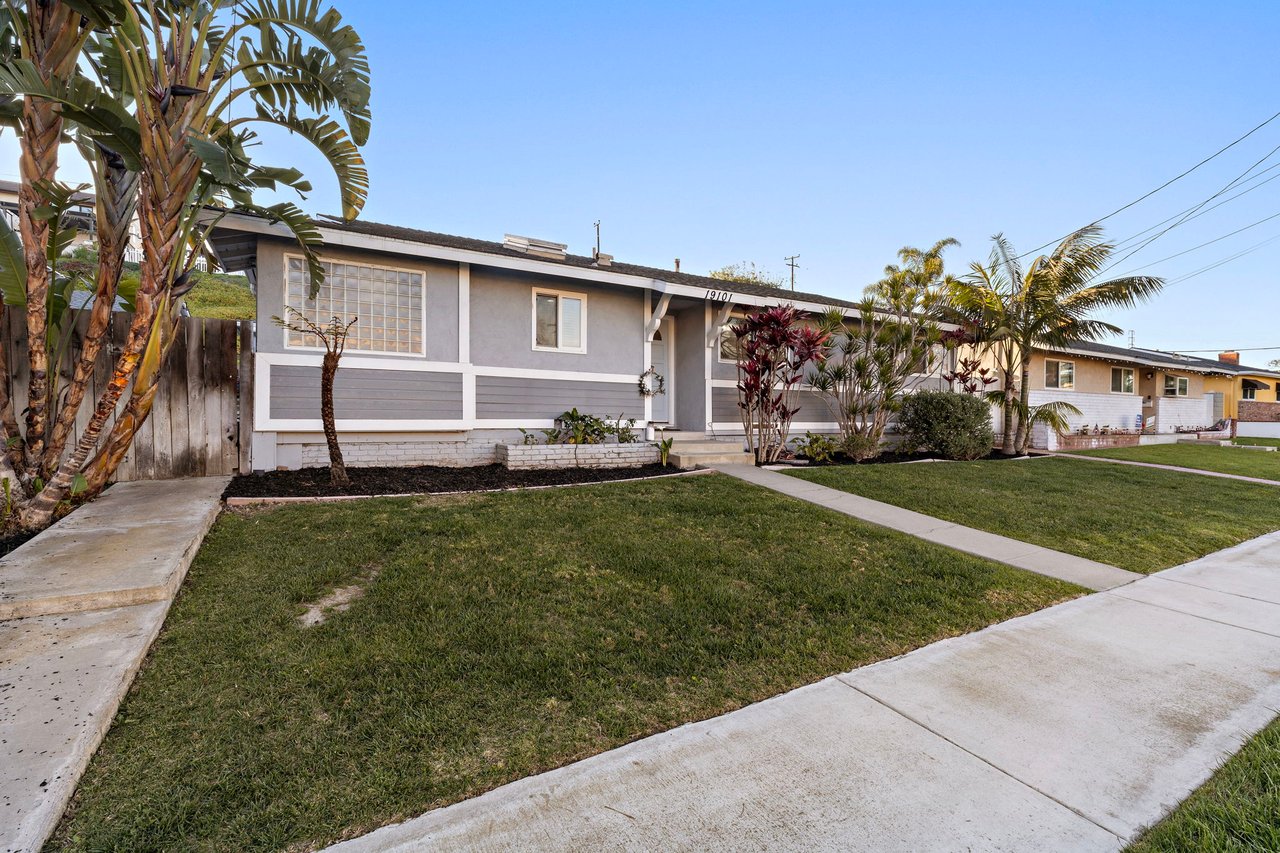 19141 Newland Ave.