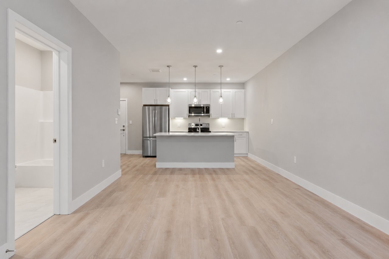 298 Main Street, 2E