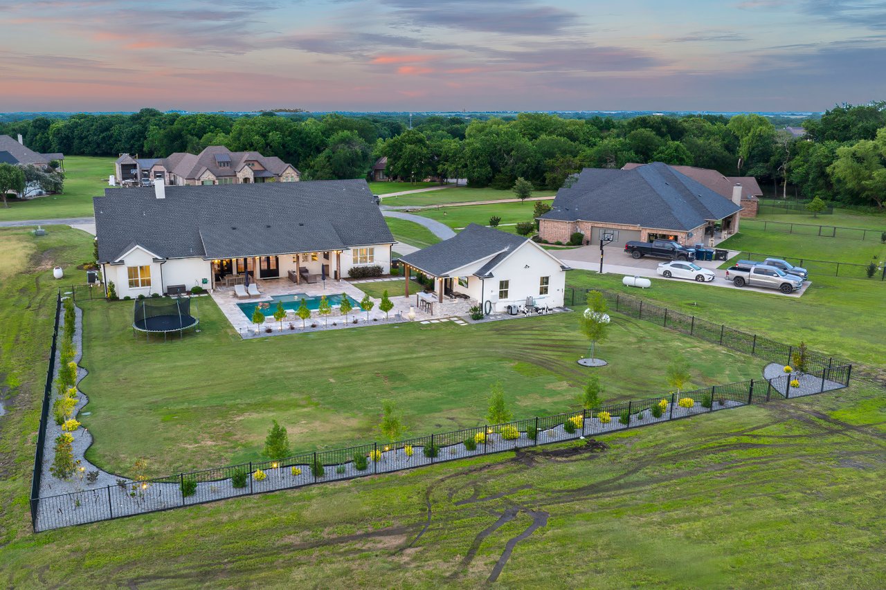 36 Mirror Lakes Court