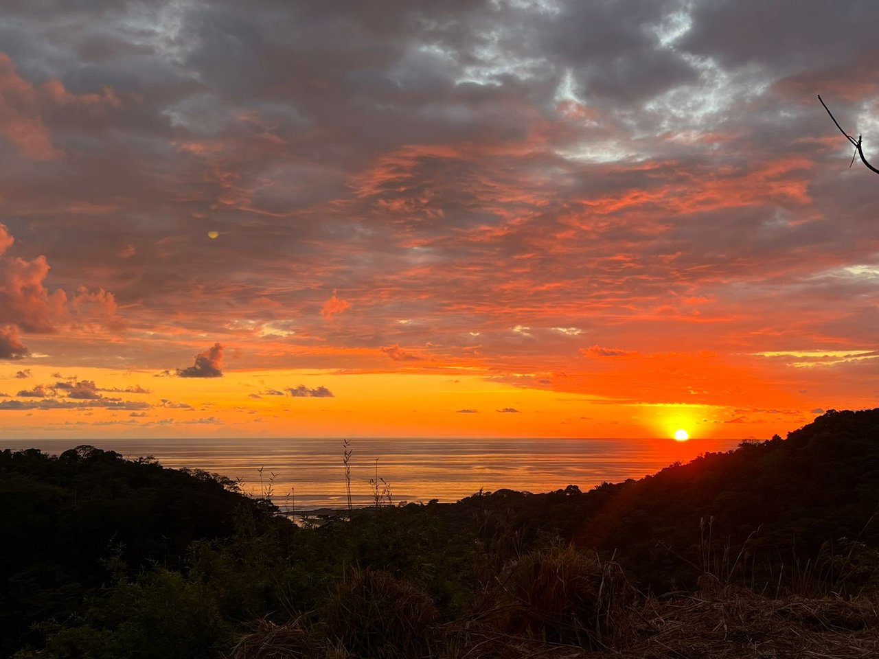 Cinematic Ocean&Mountain View Property In Vista Dominical Estate, Minutes From The Beach!