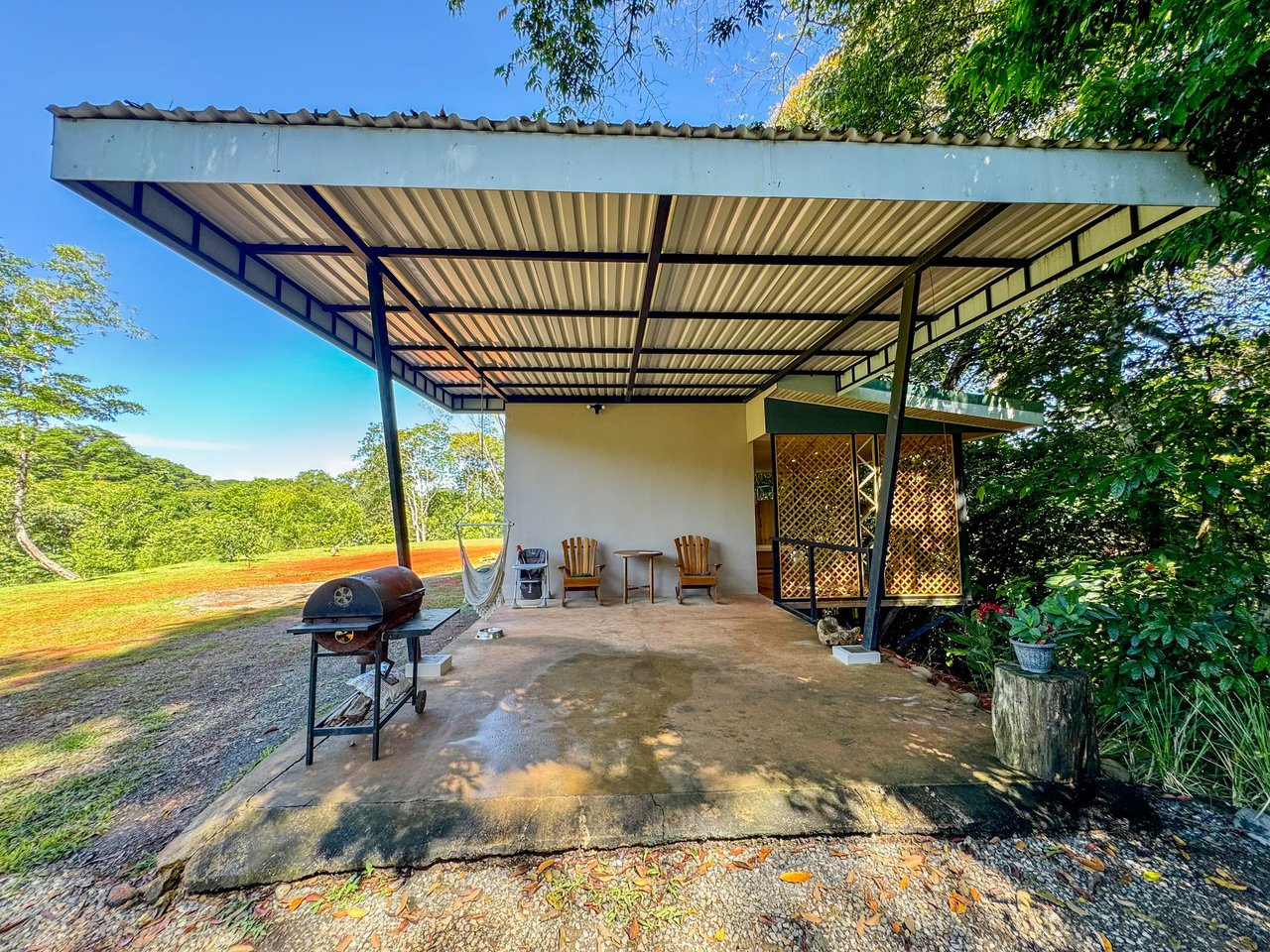 Jungle River Retreat with Airbnb & Build Space in Ojochal