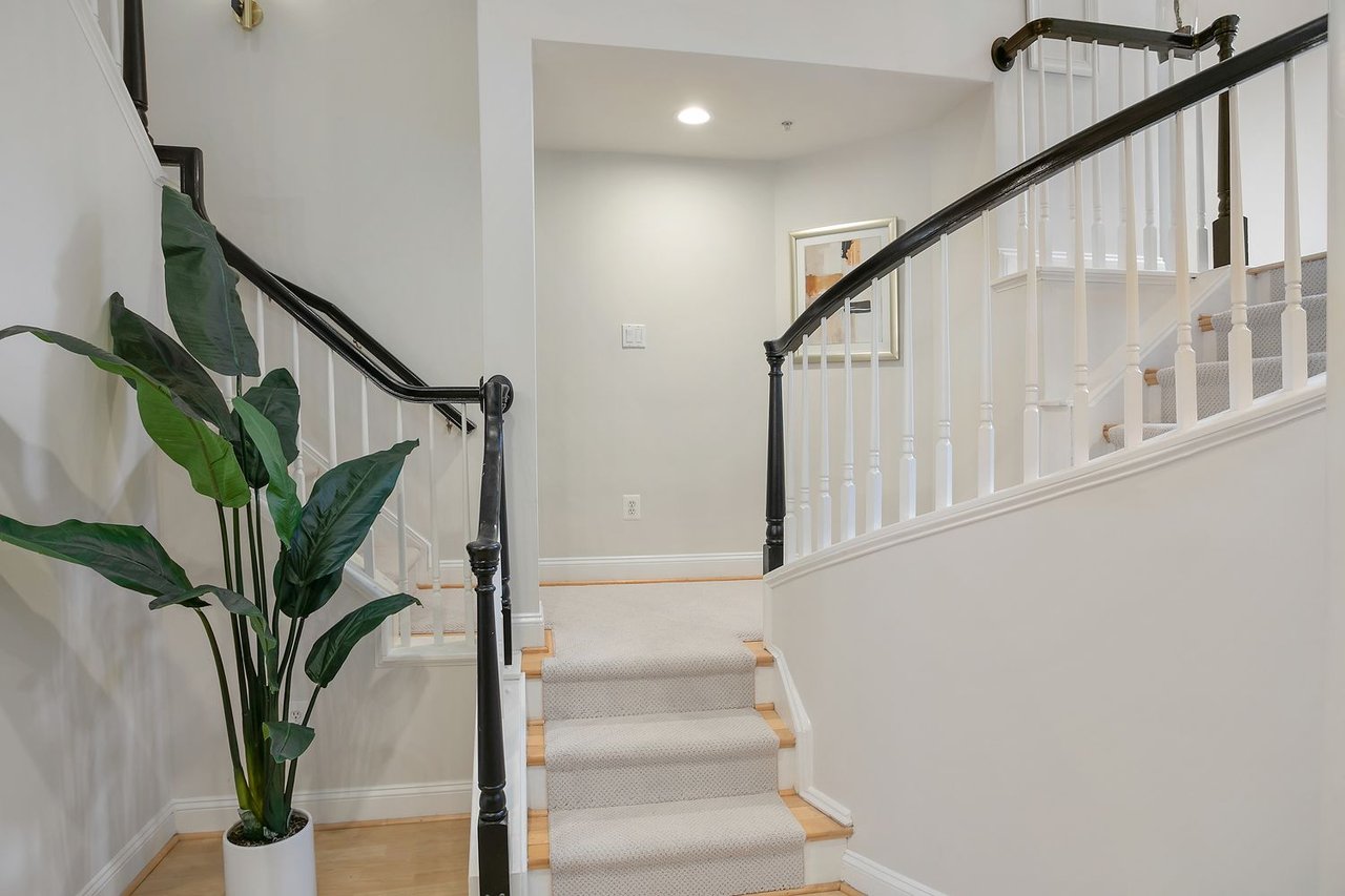 27 Logan Cir NW, Unit 5