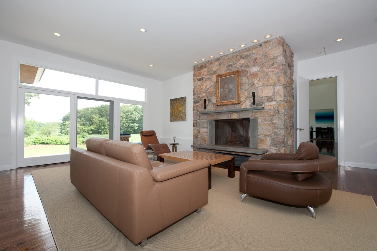 205 Centre Island Rd
