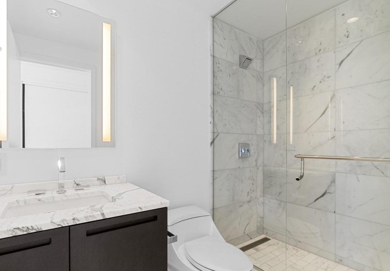 Suite 4806 -180 University Avenue