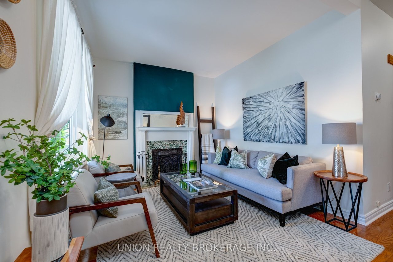 402 Woodfield Rd